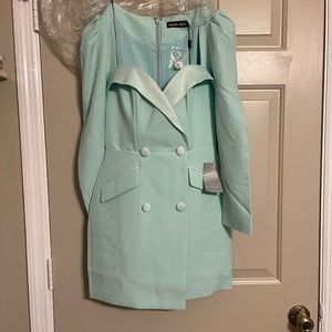 NWT Beautiful Lavish Alice puff sleeve dress